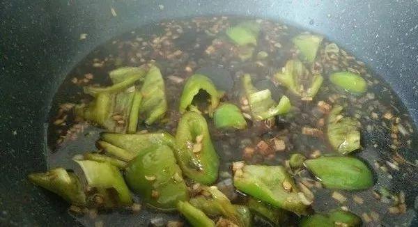 文字上的青年▲将这3种蔬菜放在一起炒，味道真不错，天天吃都不腻！