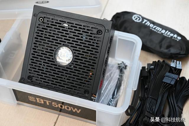 灵活设计任意改造，双面开门更易用，Tt曜越挑战者H6机箱体验