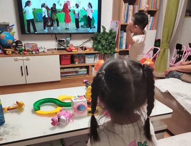 你的育儿经|隔屏不隔爱，天桥区金色悦城幼儿园的幼师们在线唱跳庆“六一”