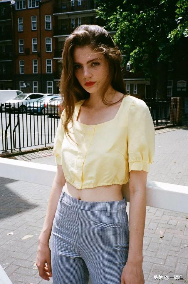 时尚迪科穿上它脸能小一圈！「复古小方领」时髦感爆棚，请立刻安排