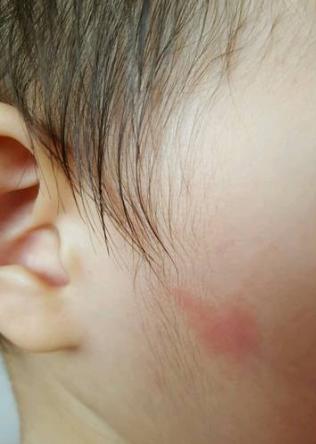 『超级宝妈』月科宝宝右脸总＂发红＂，妈妈装睡发现原因，网友：同款老公