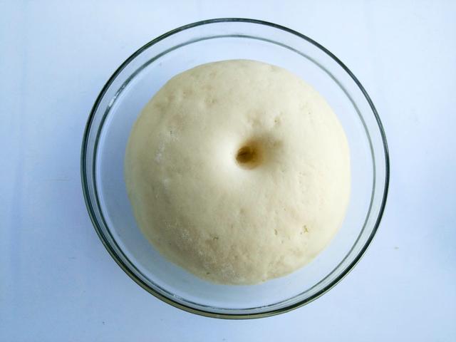 家庭版牛肉饼的做法，馅料这样做，咬一口汁多肉嫩，真过瘾