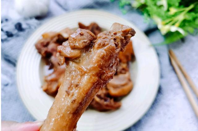 冬天，吃牛羊肉不如吃它，15块钱1斤，好吃不上火