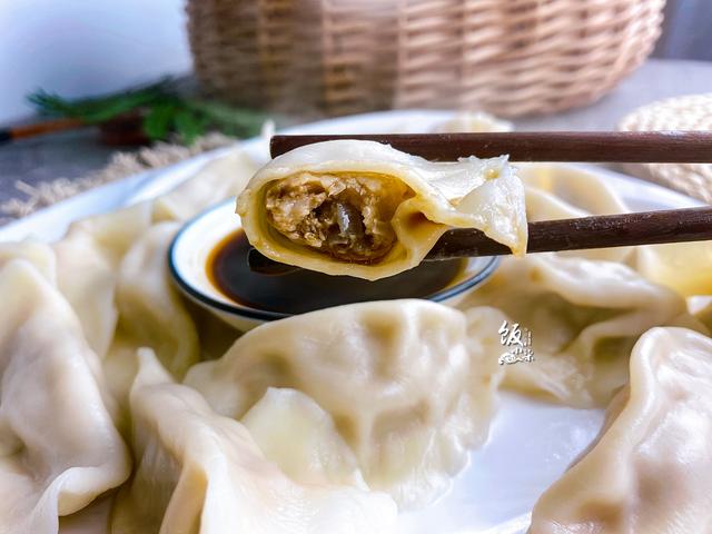 明日冬至，为家人第一次包饺子，鲜美多汁，不比饺子馆做得差