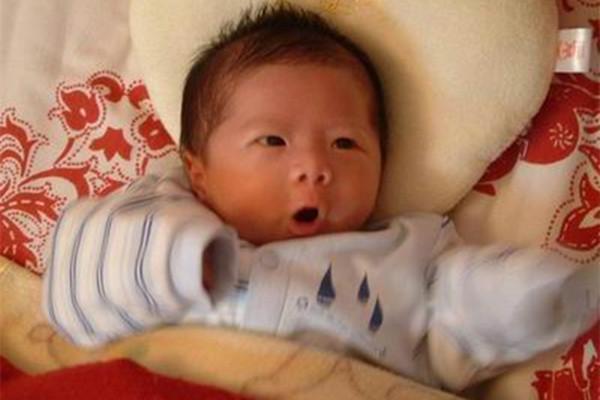 【超级宝妈】顺产的孩子聪明？孕妇坚持顺产，医生：智商不是“挤”出来的