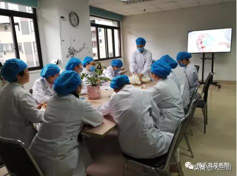 【超级宝妈】【业务.培训】爱的抚摸—儿科开展婴儿抚触培训