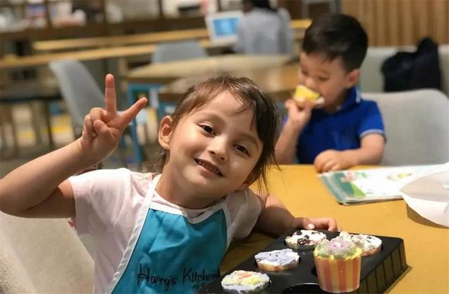 如何培养幼儿的自理能力？马雅舒女儿被幼儿园劝退引发的思考