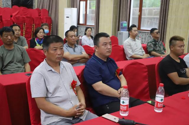 电影工厂|电影《戏里戏外》在济南市长清区万德街道灵岩大佛山景区举行开机仪式