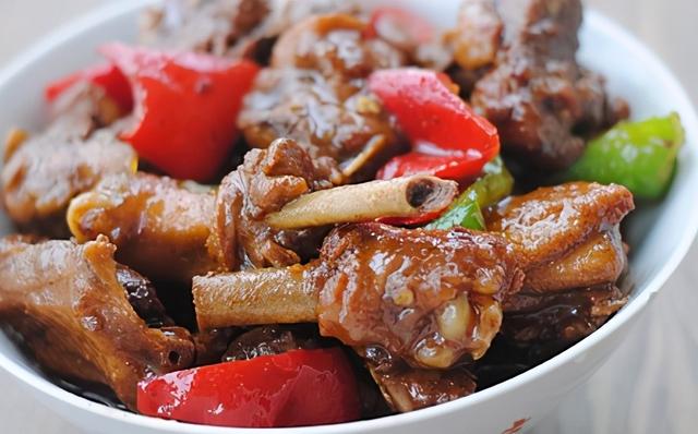 想吃啤酒鸭？不用去饭店，大厨教你在家做，不腥不腻吃着真过瘾