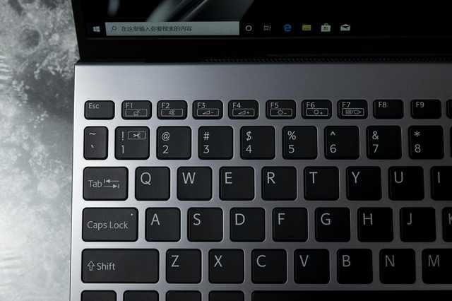 勇哥科技:VAIO SX12评测 十代芯轻量易携带,接口丰富超满足