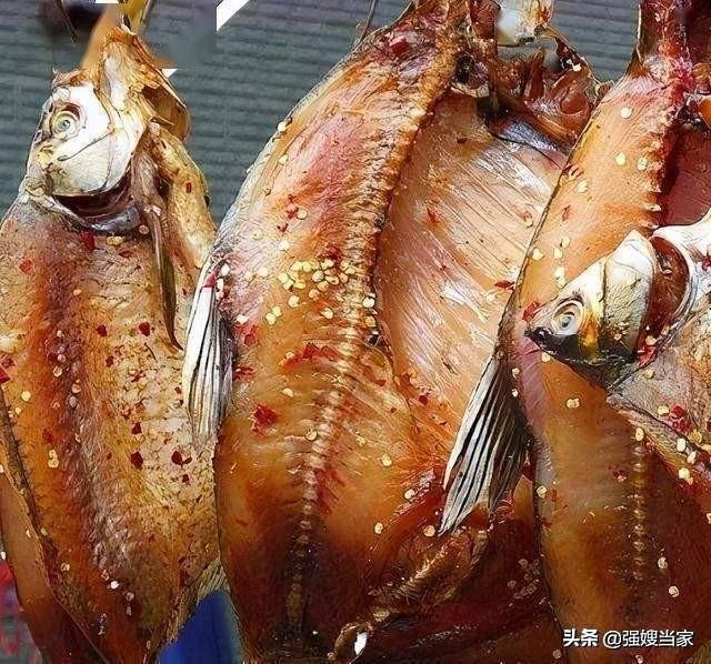 没地方熏腊鱼，试试酱油腊鱼，易学易做，色泽红亮，比熏鱼还好吃