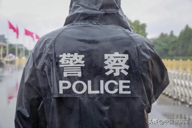 暴雨橙色预警!北京警察"逆行记"!