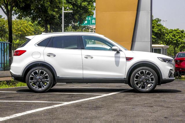 十月中型SUV销量排行：南北大众包揽一二名，奇瑞"借机上位"