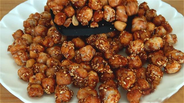 花生米加2个鸡蛋，没想到这么好吃，外酥里脆，当零食下酒都可以