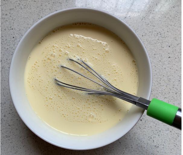 入口即化的奶香焦糖布丁，孩子的最爱，1勺接着1勺吃不停