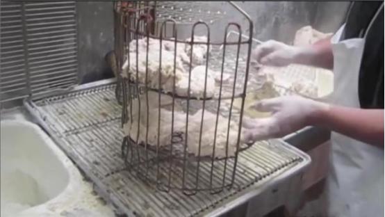 肯德基分布全球，员工那么多，为啥没人能“偷师”炸鸡配方？