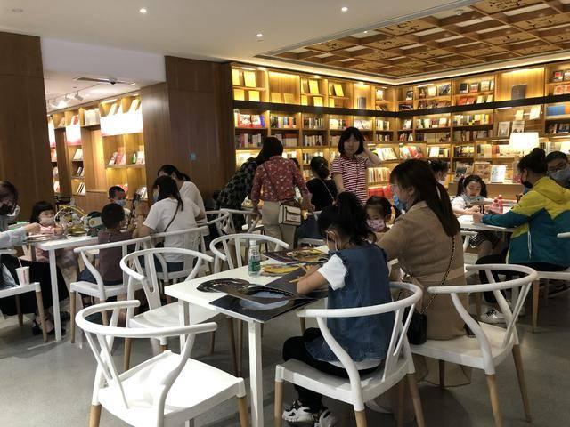 扬眼■近15万网友围观“童书不一样”看完直播只想赶紧“买买买”