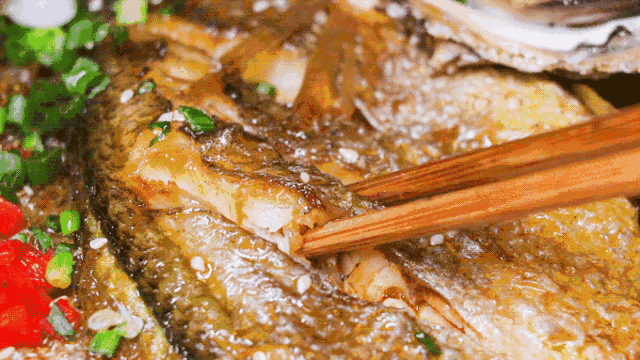 煎鱼前一定要做这2步，保证鱼皮不破肉不散