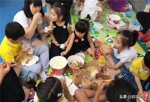 「你的育儿经」饭桌上看人？不是毫无根据可言的，家长们可得好好教育孩子