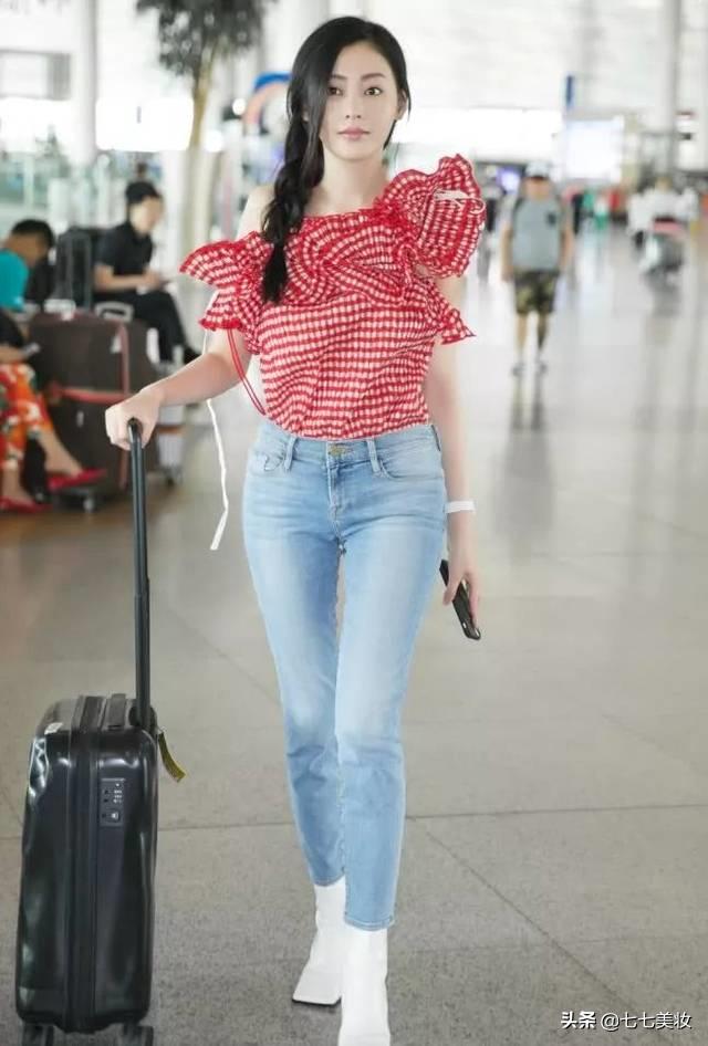 时尚探究社天爱真是拼显腿长三伏天穿冬天靴子！赶快get明星同款短靴搭配