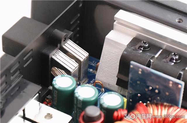 欧迪臣AV Quattro四路功放 工艺极其精密的发烧神器