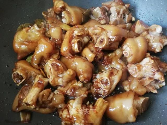 猪蹄这样做，软而不烂，肥而不腻！香糯可口，入口即化！家人超爱吃