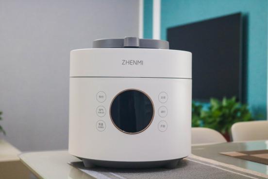 是电饭煲又是压力锅，臻米FY1技多不压身，让我爱上烹饪的感觉