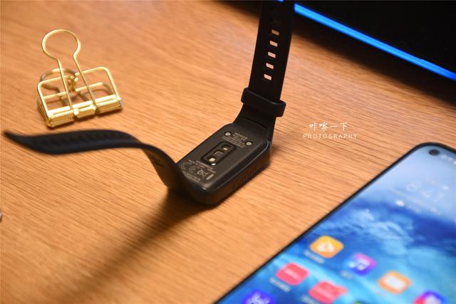 249起！荣耀手环6这是要颠覆智能手环玩法？