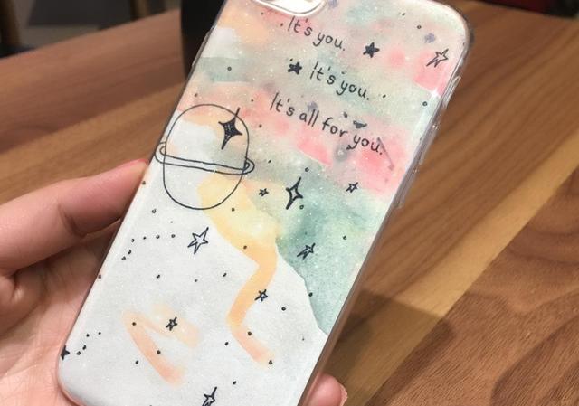 现在所有国产机型厚重，玻璃手感甚至和磨砂对比，算是独一无二的