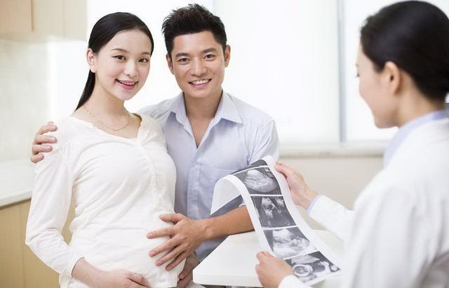 #超级宝妈#孕妈喝水方式不对，很容易引发羊水异常，别让无知伤了胎宝