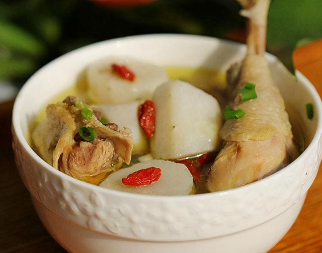 炖鸡汤，不要先焯水或者直接炖，教你正确做法，鸡汤鲜香，无腥味