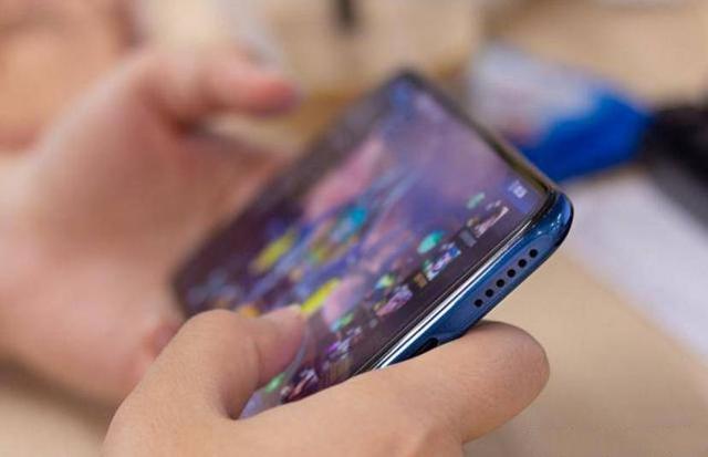 续航最强的四款手机，5000毫安时+120W快充，还有性价比