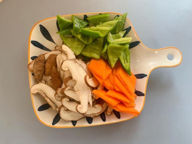 豆腐这样做，鲜香入味还下饭，家人都夸好吃