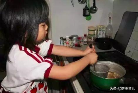 「你的育儿经」一张粥的照片，就让这个女孩火了，网友却说：现在的孩子，唉