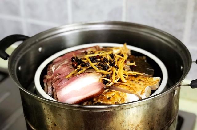 这食材放的时间越长越香，简单一蒸，味道鲜美，好吃到停不下筷子