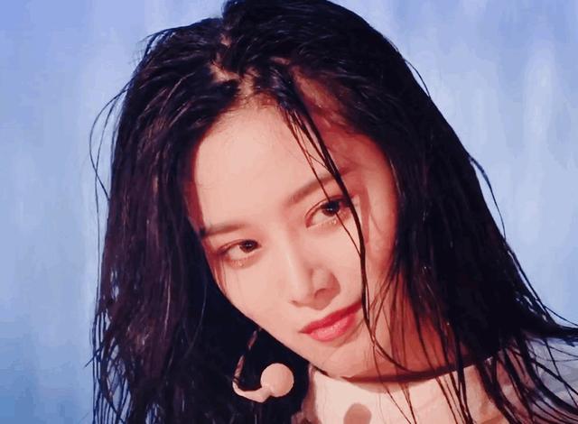 《创3》徐艺洋出圈,老板黄子韬的做法引热议,被吐槽吃相难看|资讯早知道