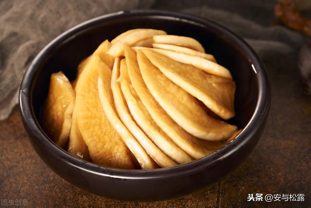 腌萝卜，开胃鲜辣的家常小咸菜，配粥下饭超级美味，做法超简单