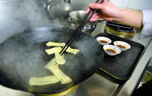 重庆特产传说（322） | 吃过重庆小面，炉桥面吃过吗？得过全国金奖哟