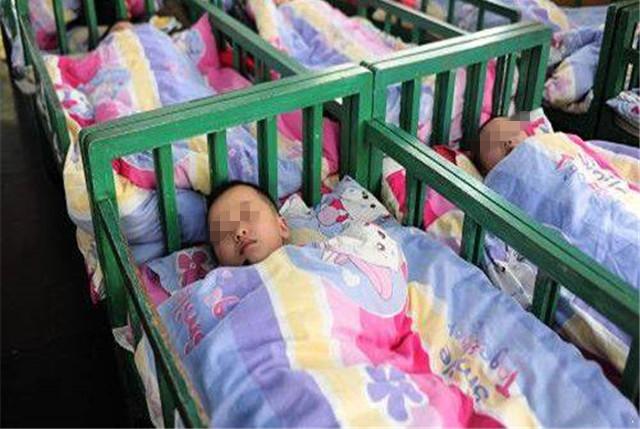 雪莲花|为什么孩子在幼儿园睡觉时，老师让他们“头脚相对”？有3点好处