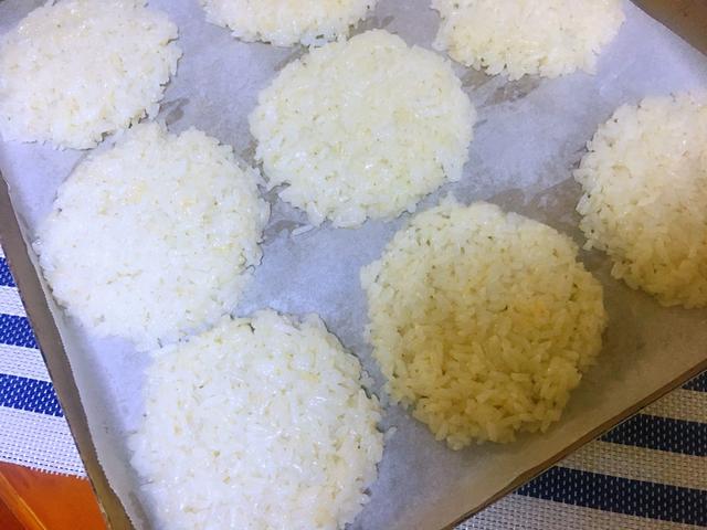 在家自制锅巴，做法很简单，咬一口又香又脆，全家都爱吃