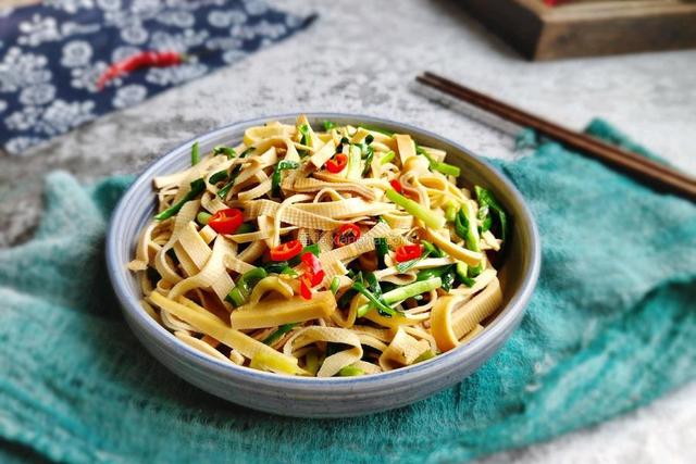 12月最鲜嫩的一口！这菜一上桌就被抢光，做法简单到偷笑