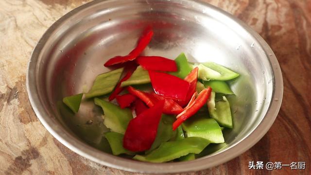 杏鲍菇怎样做才好吃？大厨教你小技巧，鲜香滑嫩，下酒又下饭