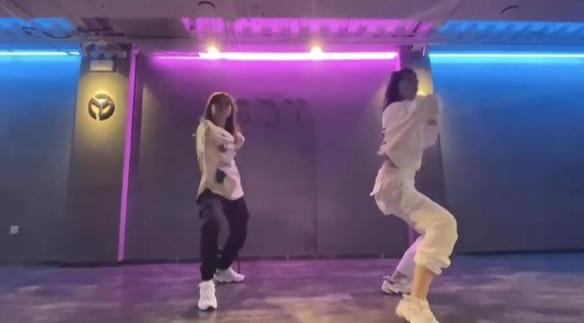 那抹微光|汪峰大女儿参赛获冠军，章子怡激动发文：老母亲骄傲