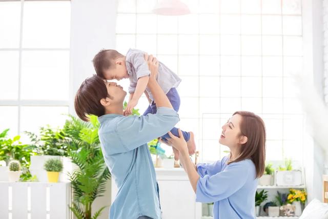 超级宝妈■孩子频繁求抱抱？拥抱的3大力量，父母越早懂，孩子越受益