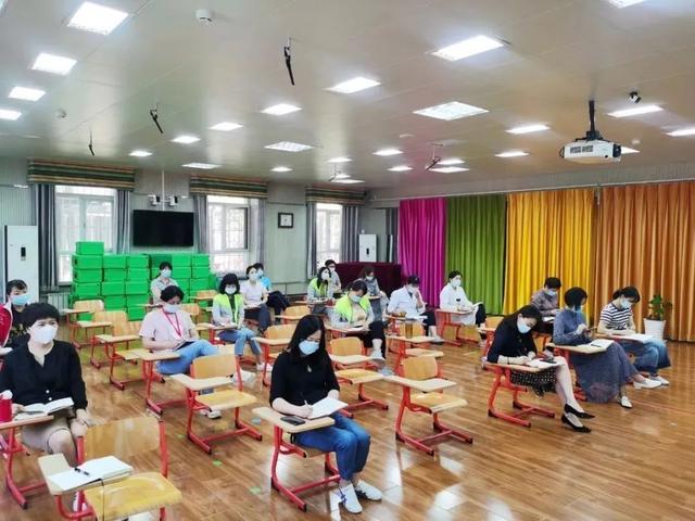 北青社区报石景山版|专业消杀、感应手龙头洗手液、就餐隔板...今天，石景山各幼儿园这样迎接复园
