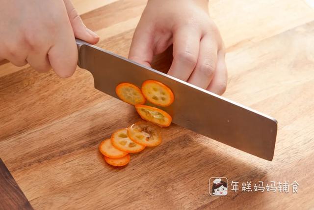 你的育儿经@别再逼娃喝水了！天暖了吃点它，补水又补维生素