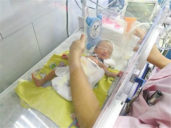 「超级宝妈」老人常说：生孩子要趁早，并非没有科学依据，年轻人别不爱听