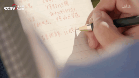 栀蓝：让1000万人又笑又哭的“人生第一次”：我们的孩子，好像一眨眼就长大了