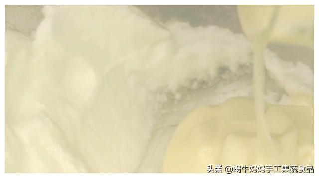 你的育儿经▲3个鸡蛋清，一盒酸奶，无水无油，教你做入口即化的宝宝酸奶溶豆