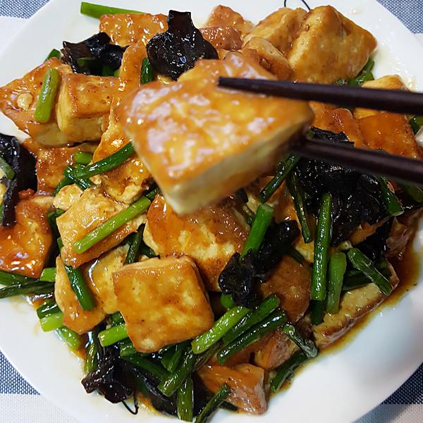 「你的育儿经」春天，不吃肉也要多吃它，3元一斤，补钙促消化，平底锅一煎特香